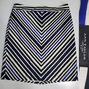 ANN TAYLOR LINED V STRIPE A LINE BLUE BLACK WHITE CAREER SKIRT 12